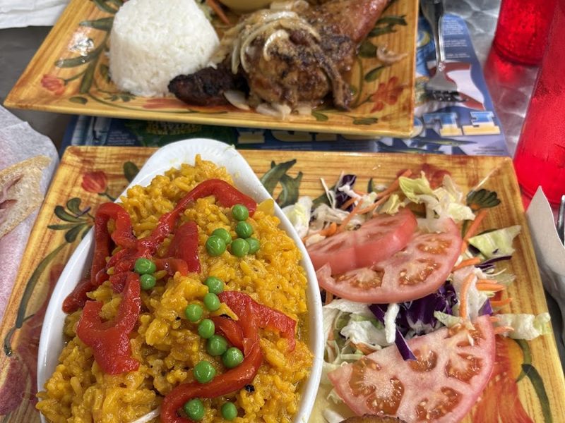 Enriqueta's Sandwich Shop food