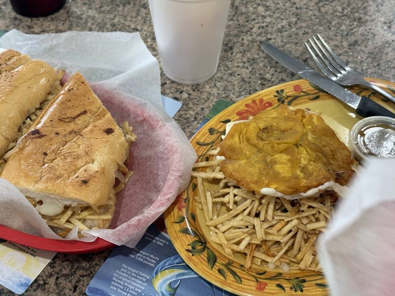 Enriqueta's Sandwich Shop food